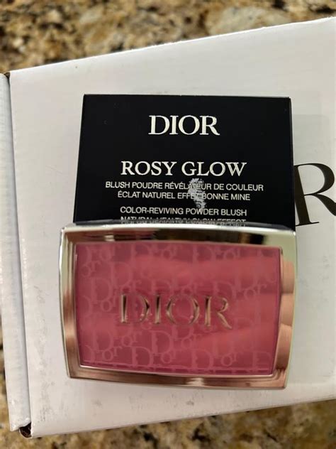 Rosy Glow: Clean Blush with Healthy Glow Effect 